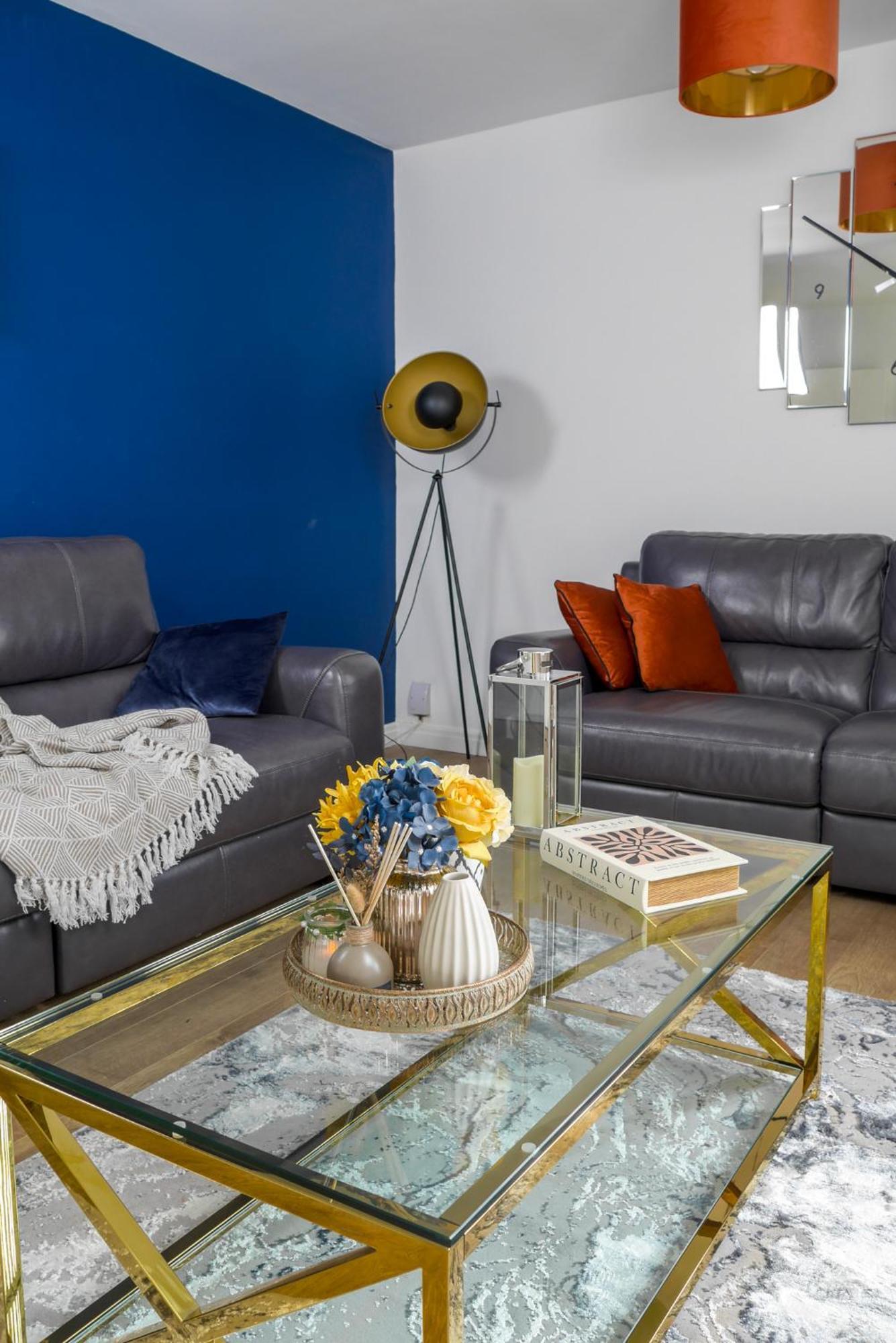 Modern 4 Bedroom Detatched House Стоктон-он-Тіз Екстер'єр фото