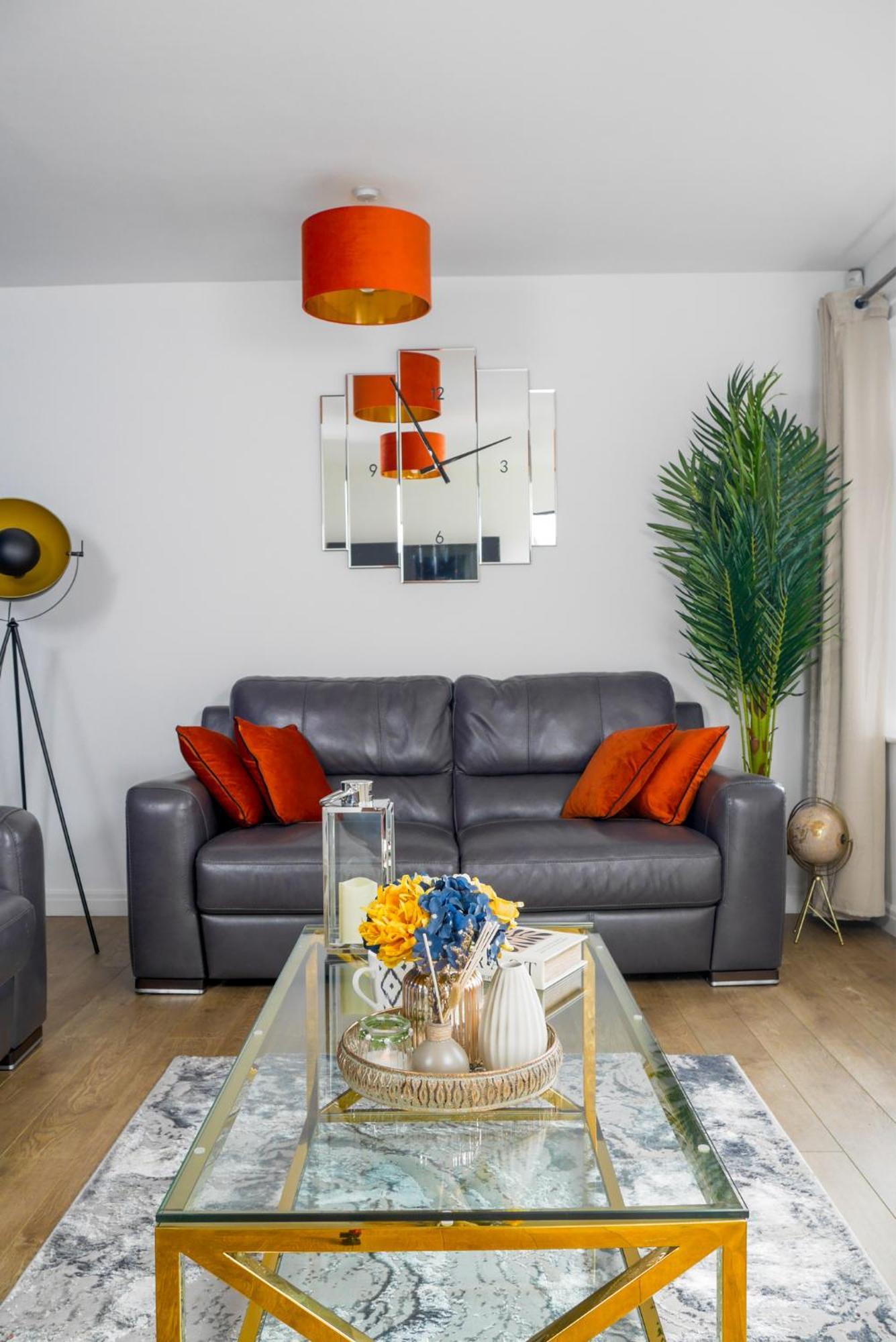 Modern 4 Bedroom Detatched House Стоктон-он-Тіз Екстер'єр фото
