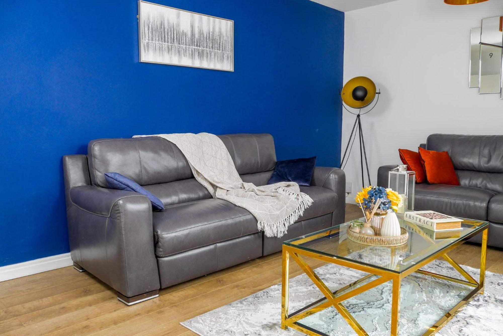 Modern 4 Bedroom Detatched House Стоктон-он-Тіз Екстер'єр фото