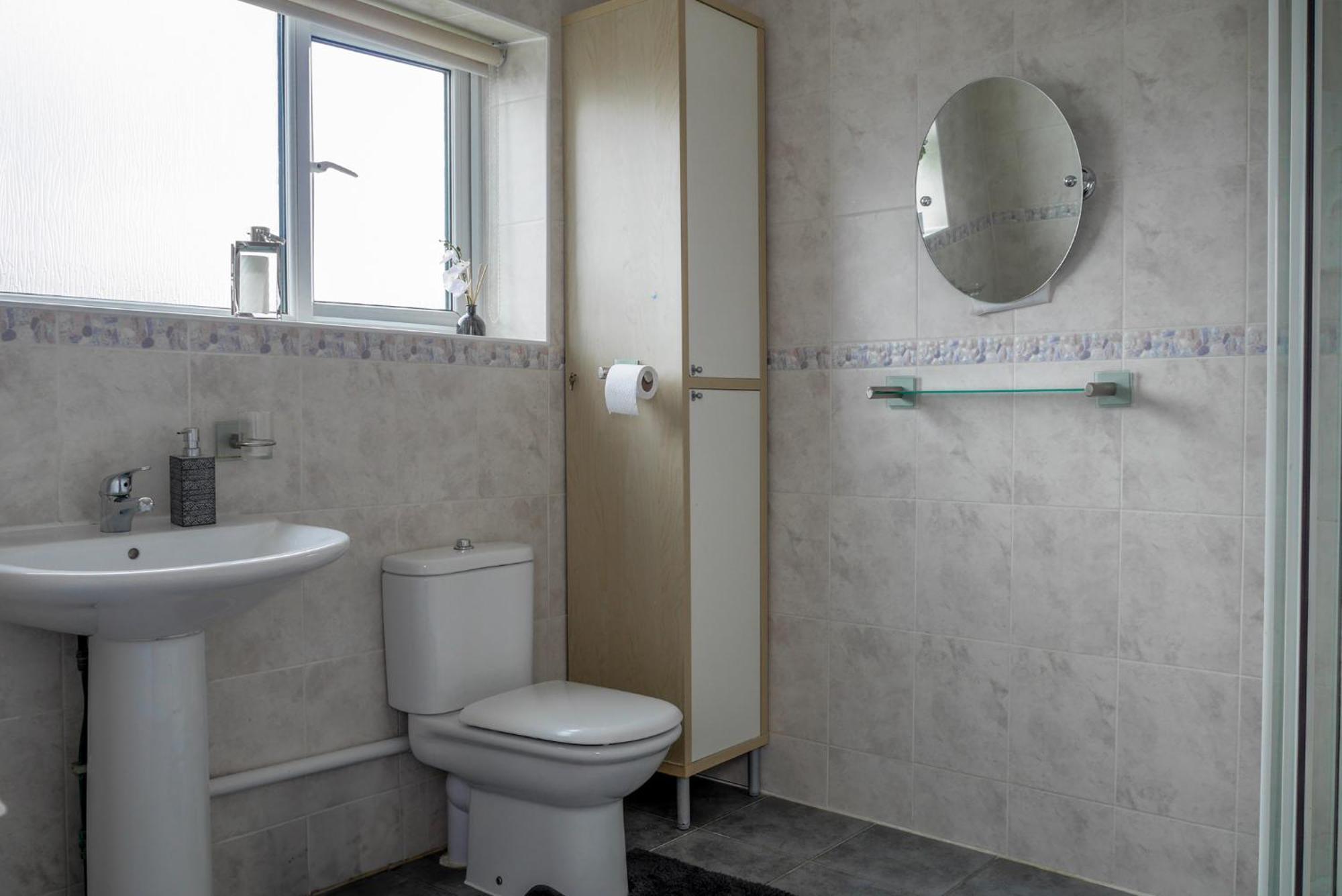 Modern 4 Bedroom Detatched House Стоктон-он-Тіз Екстер'єр фото