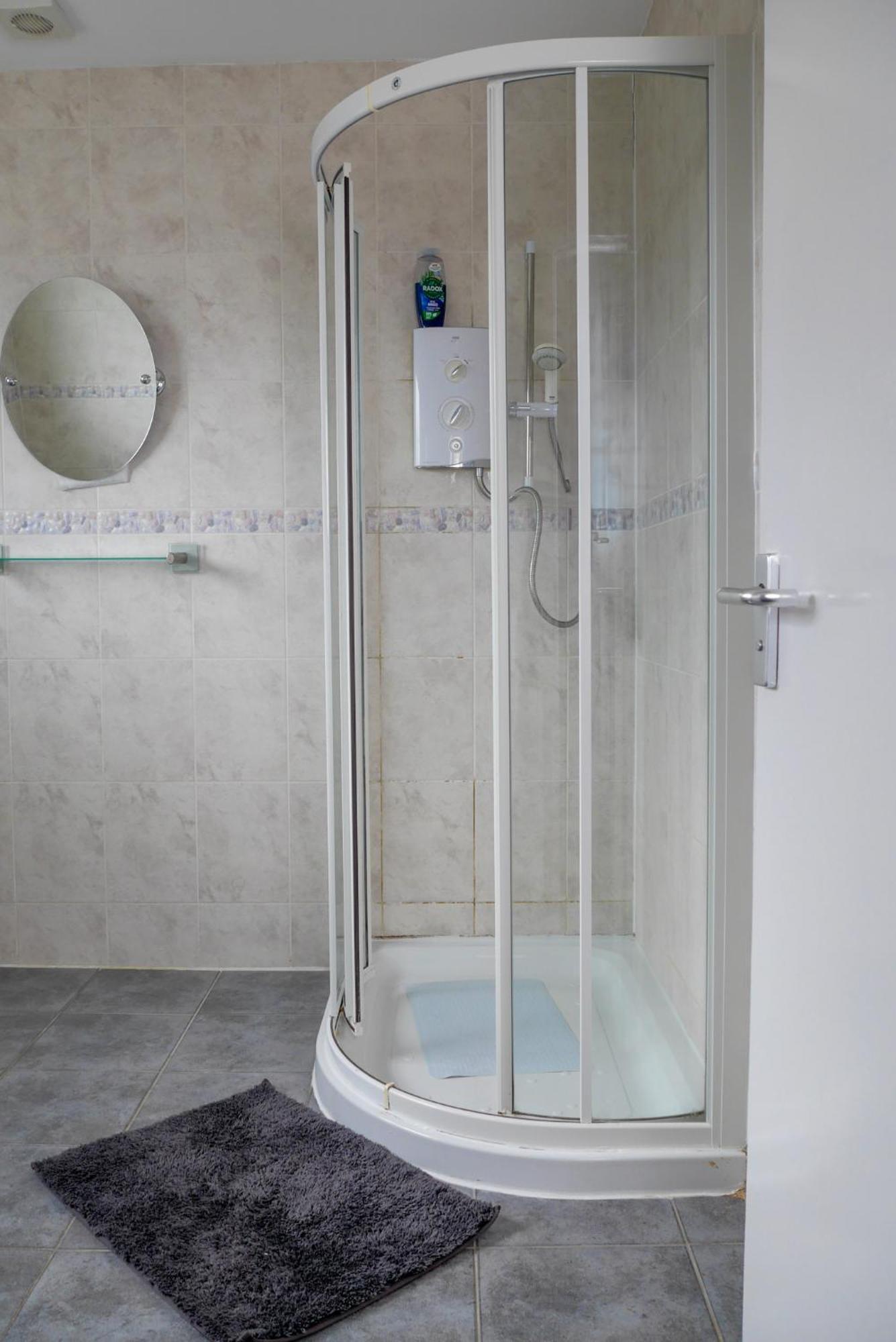 Modern 4 Bedroom Detatched House Стоктон-он-Тіз Екстер'єр фото